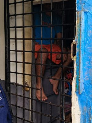 A Defensoria Pública do Amazonas (DPE-AM) inspecionou, nesta quinta-feira (3), a Unidade Prisional do município de Maués, distante 267 quilômetros de Manaus. O objetivo foi garantir o cumprimento da Lei de Execução Penal, verificando as condições de funcionamento do presídio e identificando possíveis deficiências na estrutura física e de serviços prestados dentro do local. Além disso, também foi feito o atendimento jurídico a cada um dos 68 internos.
